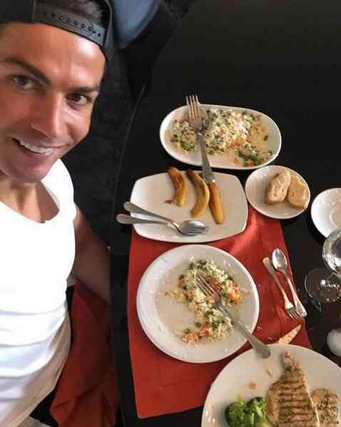 Siêu sao Ronaldo được đầu bếp thiết kế cả chục thực đơn riêng, tuyển Bồ Đào Nha cũng ăn kiêng nghiêm ngặt suốt mùa World Cup - Ảnh 4.