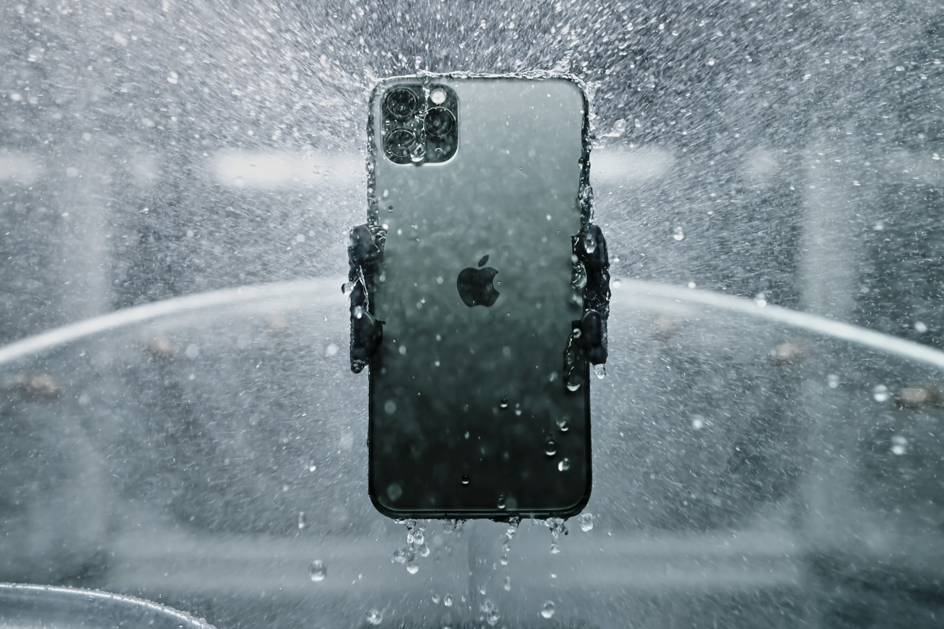 Chưa đến 10 triệu đồng đã sở hữu iPhone “3 mắt”: Liệu có phải món hời? - Ảnh 16. Chưa đến 10 triệu đồng đã sở hữu iPhone “3 mắt”: Liệu có phải món hời? - Ảnh 16.