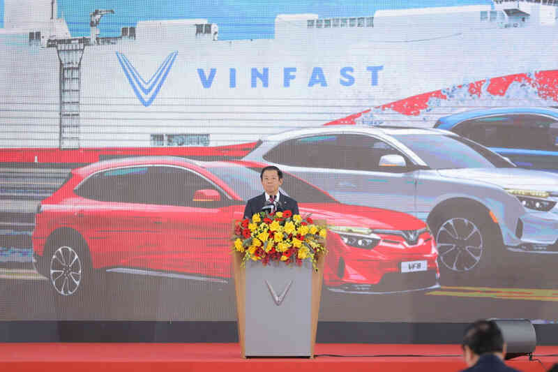 VinFast chính thức xuất khẩu lô xe ô tô điện đầu tiên 999 chiếc ra thế giới - Ảnh 3. VinFast chính thức xuất khẩu lô xe ô tô điện đầu tiên 999 chiếc ra thế giới - Ảnh 3.