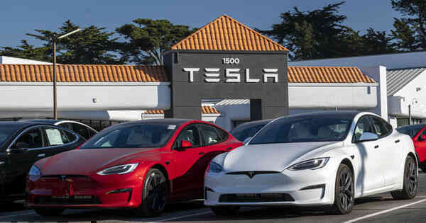 Elon Musk mải mê với Twitter khi tai họa dồn dập lên Tesla: Triệu hồi 80.000 xe ở Trung Quốc vì lỗi