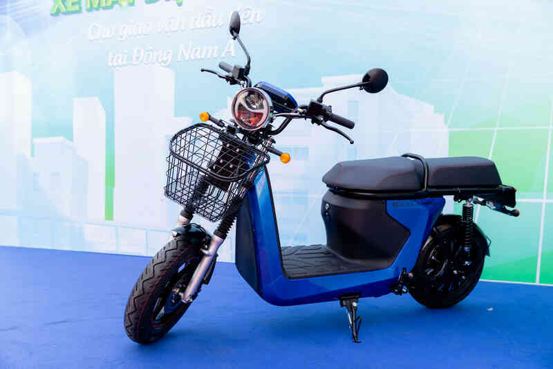 Startup xe điện ra mắt mẫu xe máy "bán tải" cho shipper: Lô đầu tiên bàn giao cho Lazada Logistics, người dùng không phải mua pin