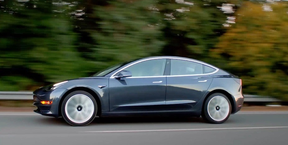 Tesla đang nghiên cứu thiết kế lại mẫu xe ăn khách Model 3, Vinfast có phải dè chừng?