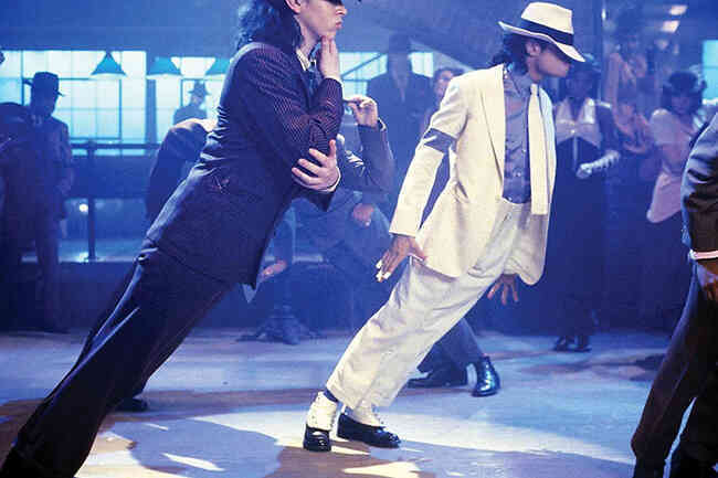 Bí ẩn đằng sau điệu nhảy nghiêng 45 độ của Michael Jackson: Người thường khó có thể làm được, ẩn số nằm ở điều này