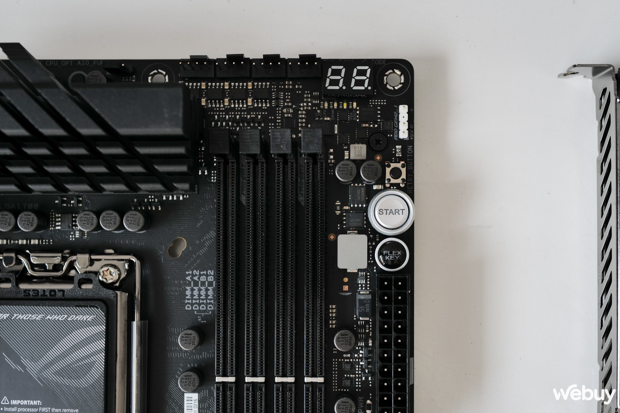 Mở hộp bo mạch chủ ASUS ROG Maximus Z790 Hero: Giá gần 20 triệu đồng, nhưng 'đắt có xắt ra miếng'? - Ảnh 8. Mở hộp bo mạch chủ ASUS ROG Maximus Z790 Hero: Giá gần 20 triệu đồng, nhưng 'đắt có xắt ra miếng'? - Ảnh 8.