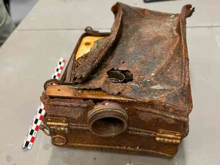 Tìm thấy máy ảnh thất lạc từ năm 1937 trên sông băng, mở ra hành trình khôi phục cuộn phim 85 năm tuổi - Ảnh 5. Tìm thấy máy ảnh thất lạc từ năm 1937 trên sông băng, mở ra hành trình khôi phục cuộn phim 85 năm tuổi - Ảnh 5.