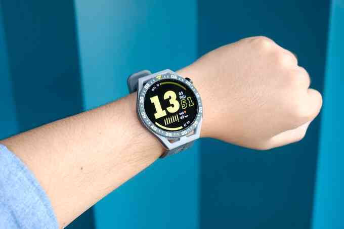 Dưới 6 triệu đồng, chọn mua smartwatch nào? - 1