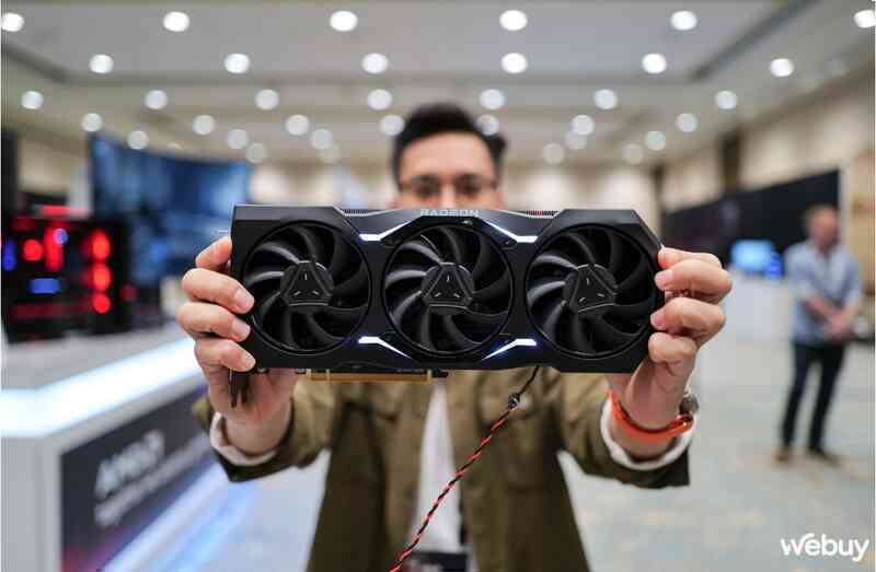 AMD 'cố tình' giảm xung để GPU ít ngốn điện, hiệu năng thực sự của RX 7900 XTX hóa ra còn có thể mạnh hơn?