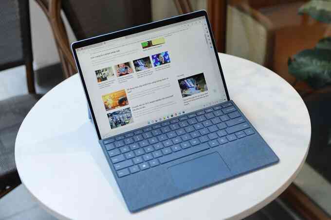 Cận cảnh Surface Pro 9 tại Việt Nam, giá gần 30 triệu đồng