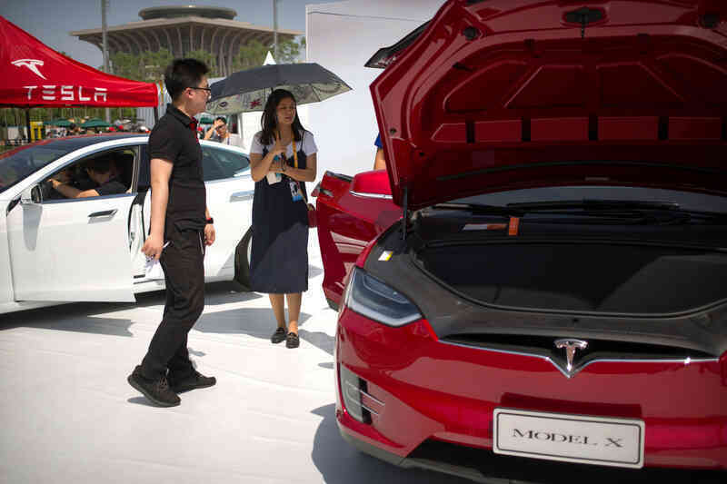 Người Trung Quốc yêu thích đặc biệt với Tesla - Các nhà sản xuất xe điện nội địa cũng phải ghen tị ra mặt - Ảnh 1. Người Trung Quốc yêu thích đặc biệt với Tesla - Các nhà sản xuất xe điện nội địa cũng phải ghen tị ra mặt - Ảnh 1.