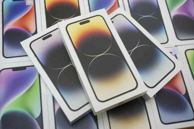 Gia iPhone 14 Lock anh 2