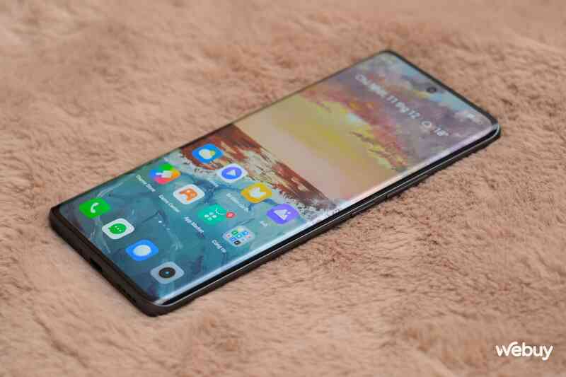 Điện thoại realme giá hơn 6 triệu nhưng có màn hình cong, camera 108MP, chip Dimensity 1080