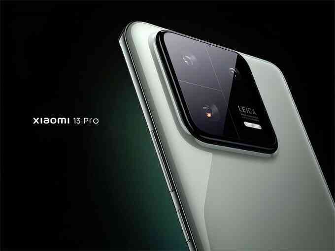 Xiaomi 13 Pro sở hữu cụm camera vuông vức, với 3 ống kính ở mặt sau (Ảnh: Xiaomi).