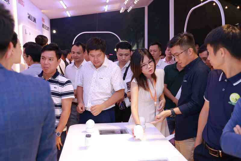 “Gã khổng lồ” IMOU ra mắt loạt sản phẩm nhà thông minh cho gia đình Việt