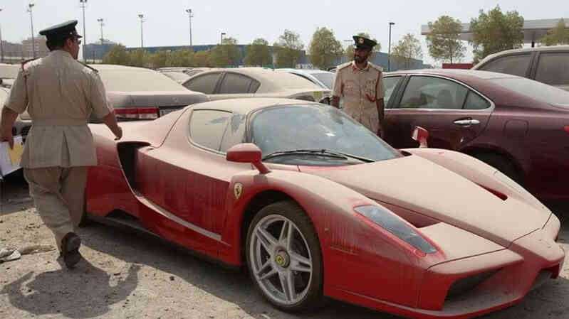 Siêu xe Ferrari là mơ ước của nhiều người nhưng lại bị vứt bỏ đầy rẫy ở thành phố Vàng, muốn mua chỉ cần đáp ứng 1 điều kiện - Ảnh 3. Siêu xe Ferrari là mơ ước của nhiều người nhưng lại bị vứt bỏ đầy rẫy ở thành phố Vàng, muốn mua chỉ cần đáp ứng 1 điều kiện - Ảnh 3.
