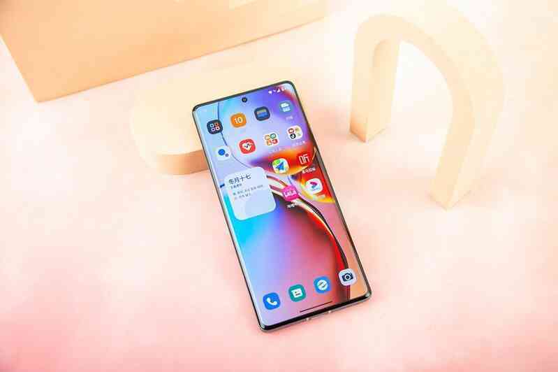 Motorola ra mắt smartphone chip Snapdragon 8 Gen 2 giá rẻ chỉ hơn 11 triệu đồng - Ảnh 3.