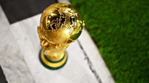 Cúp vô địch World Cup chứa 5kg vàng, giá trị hàng tỷ đồng - Ảnh 2. Cúp vô địch World Cup chứa 5kg vàng, giá trị hàng tỷ đồng - Ảnh 2.