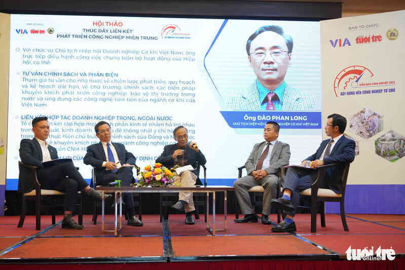 Tỉ phú Trần Bá Dương: Hãy nhìn kinh nghiệm thành công của Foxconn - Ảnh 2. Tỉ phú Trần Bá Dương: Hãy nhìn kinh nghiệm thành công của Foxconn - Ảnh 2.