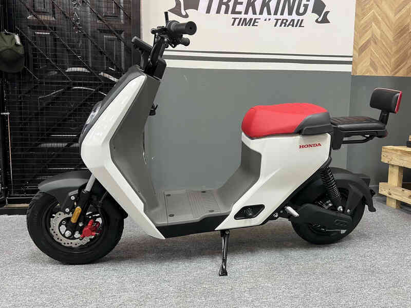 Xe máy điện Honda U-Be giá 29 triệu tại Việt Nam, tầm hoạt động 80km mỗi lần sạc