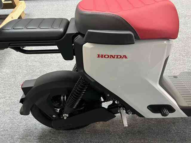 Xe máy điện Honda U-Be giá 29 triệu tại Việt Nam, tầm hoạt động 80km mỗi lần sạc - Ảnh 5. Xe máy điện Honda U-Be giá 29 triệu tại Việt Nam, tầm hoạt động 80km mỗi lần sạc - Ảnh 5.