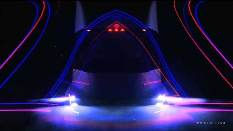 Xe tải điện Tesla Semi đầu tiên được giao sau 3 năm dài trì hoãn, Elon Musk tự tin gọi nó là 'quái vật' - Ảnh 2. Xe tải điện Tesla Semi đầu tiên được giao sau 3 năm dài trì hoãn, Elon Musk tự tin gọi nó là 'quái vật' - Ảnh 2.