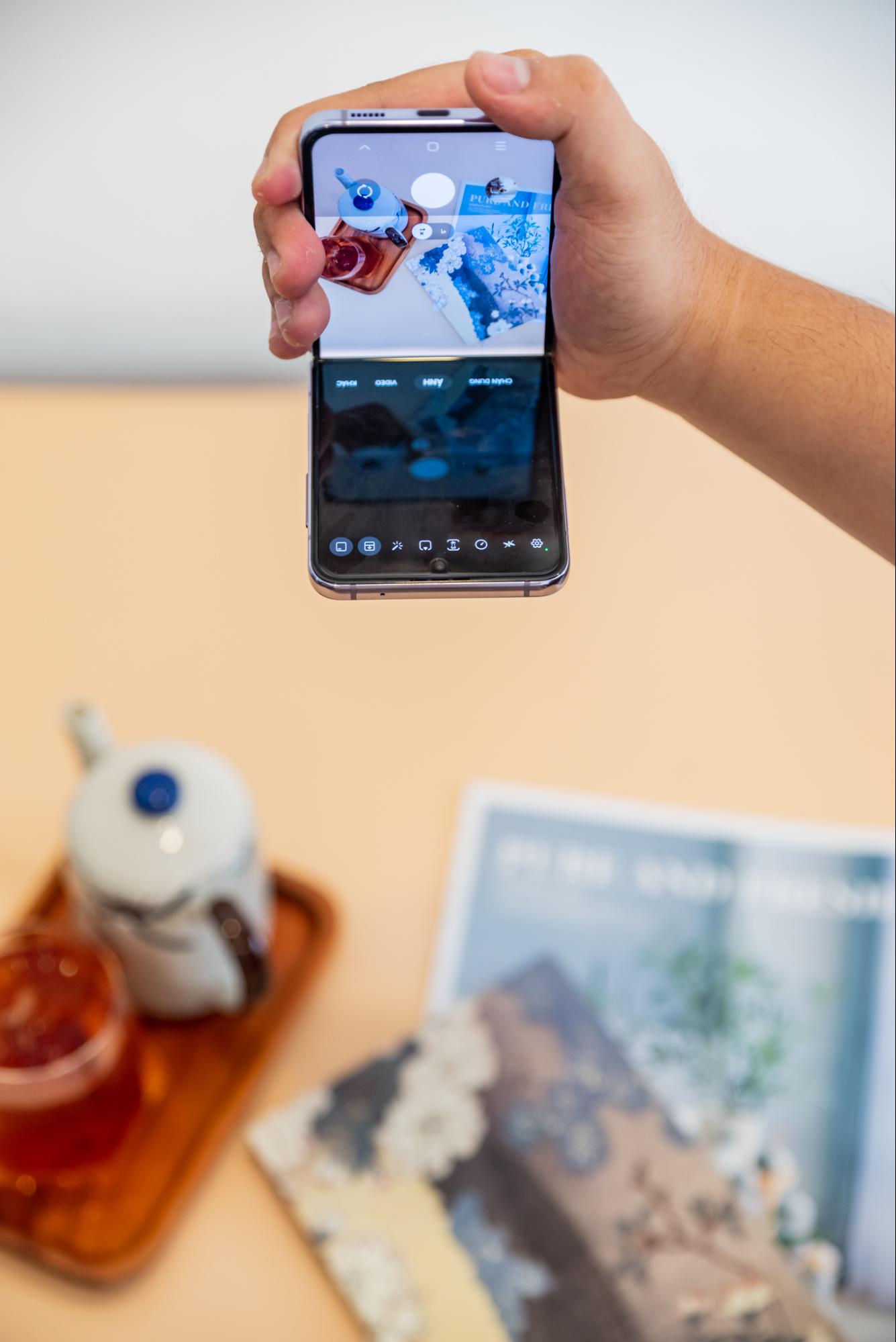 Cách Samsung dần khiến Galaxy Z Flip4 trở nên gần gũi hơn với giới trẻ - Ảnh 3.