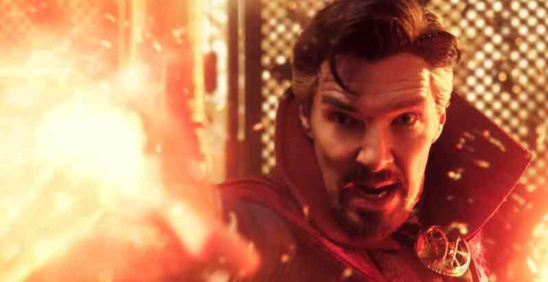Doctor Strange 2 có kịch bản thế nào trước khi thay đổi đạo diễn giữa quá trình sản xuất?