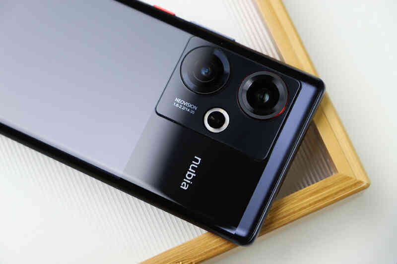 Smartphone này trang bị chip Snapdragon 8 Gen 2 nhưng có giá chỉ hơn 10 triệu đồng - Ảnh 2. Smartphone này trang bị chip Snapdragon 8 Gen 2 nhưng có giá chỉ hơn 10 triệu đồng - Ảnh 2.