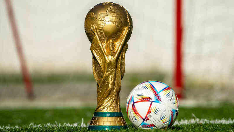 Sự thật thú vị về Cúp vàng World Cup: chiếc cúp Messi nhận được chỉ là bản sao và FIFA sắp thay cúp mới vì... không còn đủ chỗ khắc tên cho nhà vô địch