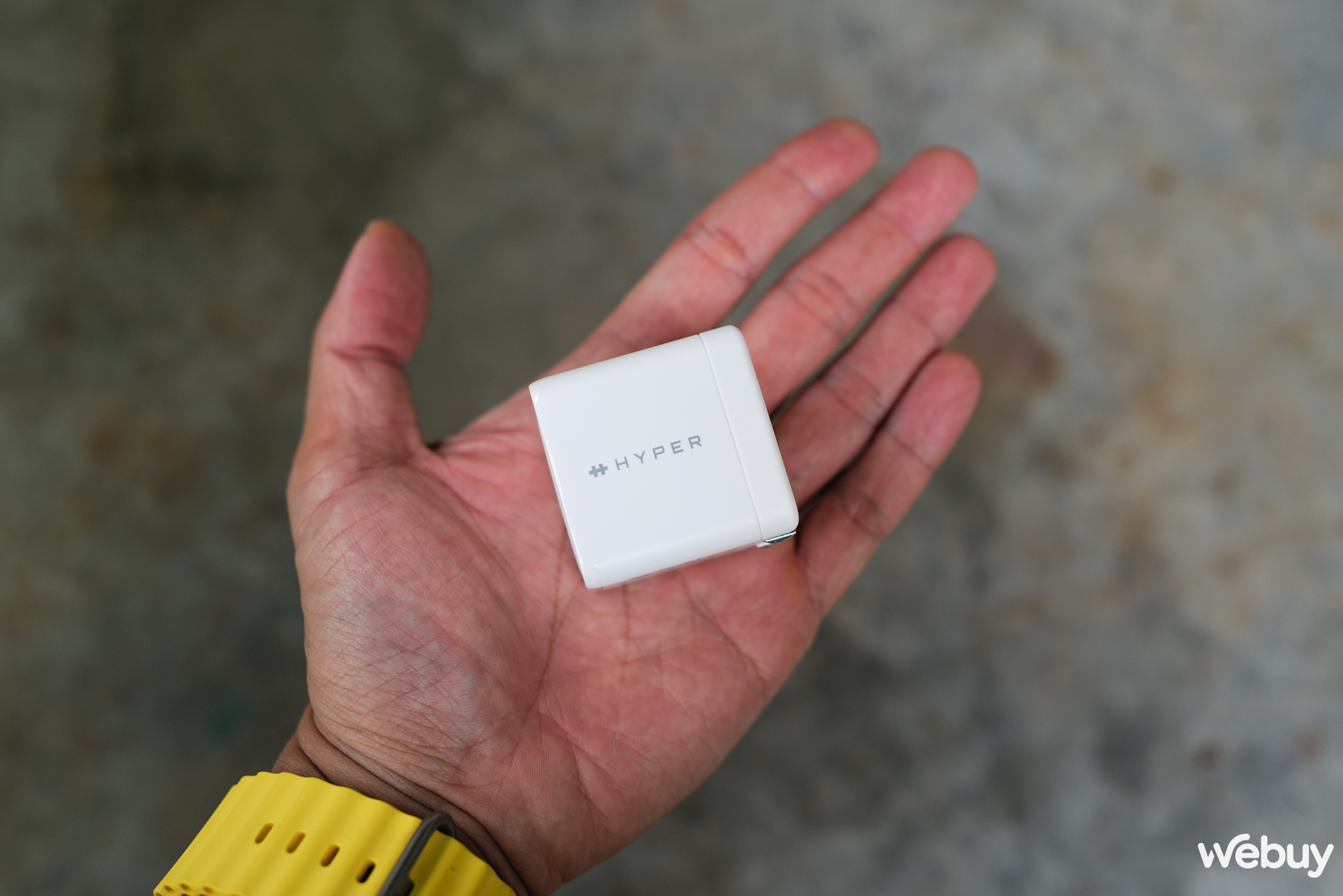 Không cần tới sạc kép 35W của Apple, đây là củ sạc mà bạn cần: Nhỏ gọn hơn mà giá lại rẻ hơn - Ảnh 3. Không cần tới sạc kép 35W của Apple, đây là củ sạc mà bạn cần: Nhỏ gọn hơn mà giá lại rẻ hơn - Ảnh 3.