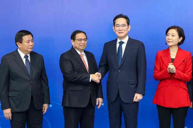 Thủ tướng đề nghị Samsung coi Việt Nam là cứ điểm quan trọng nhất, chiến lược toàn cầu - Ảnh 4. Thủ tướng đề nghị Samsung coi Việt Nam là cứ điểm quan trọng nhất, chiến lược toàn cầu - Ảnh 4.