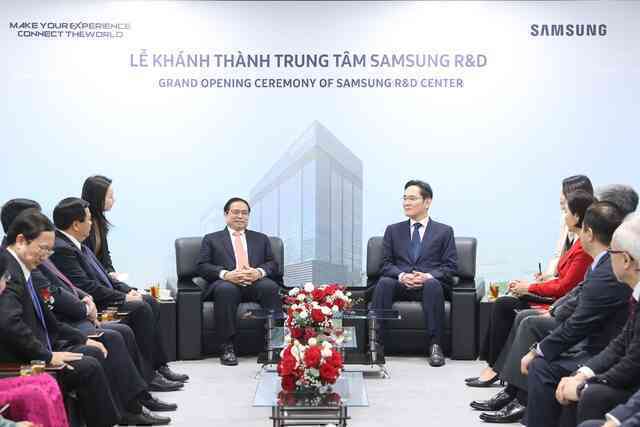Thủ tướng đề nghị Samsung coi Việt Nam là cứ điểm quan trọng nhất, chiến lược toàn cầu - Ảnh 5. Thủ tướng đề nghị Samsung coi Việt Nam là cứ điểm quan trọng nhất, chiến lược toàn cầu - Ảnh 5.