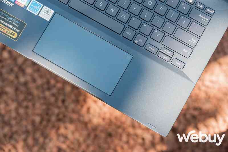 Trải nghiệm nhanh ASUS ExpertBook B5 Flip: Laptop nhỏ gọn cho dân văn phòng nhưng lại cực kỳ đa năng - Ảnh 13. Trải nghiệm nhanh ASUS ExpertBook B5 Flip: Laptop nhỏ gọn cho dân văn phòng nhưng lại cực kỳ đa năng - Ảnh 13.
