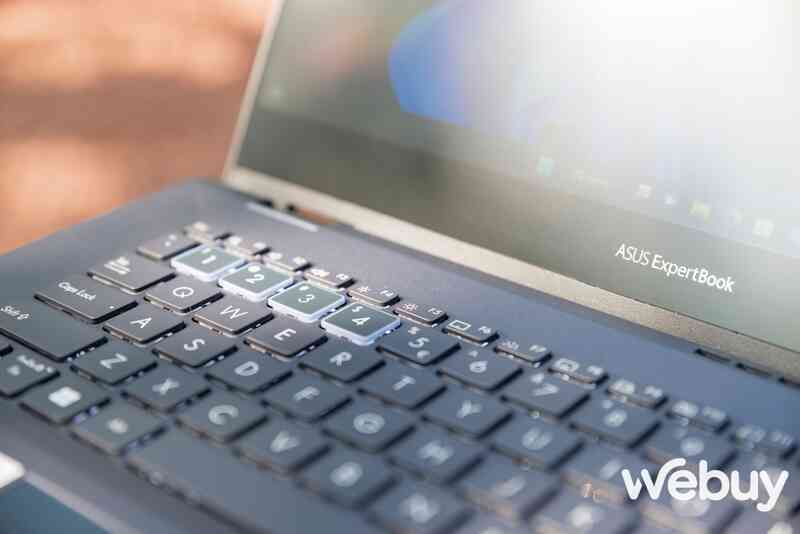 Trải nghiệm nhanh ASUS ExpertBook B5 Flip: Laptop nhỏ gọn cho dân văn phòng nhưng lại cực kỳ đa năng - Ảnh 15. Trải nghiệm nhanh ASUS ExpertBook B5 Flip: Laptop nhỏ gọn cho dân văn phòng nhưng lại cực kỳ đa năng - Ảnh 15.