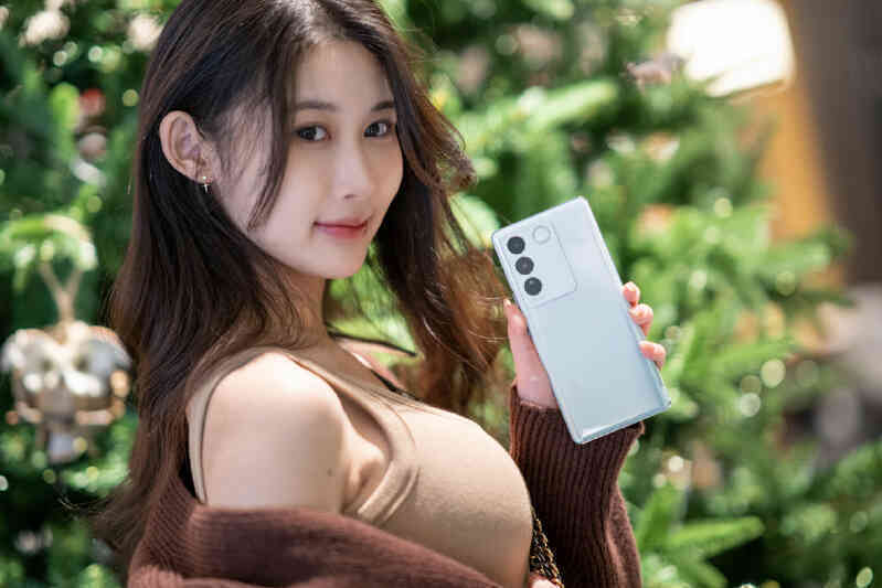 vivo S16 series ra mắt: Thiết kế trẻ trung, camera selfie 50MP có đèn flash kép, giá từ 7 triệu đồng