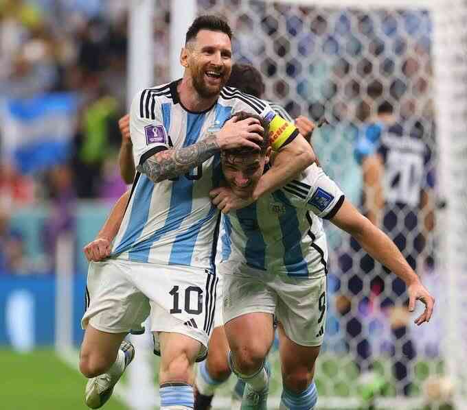 10 bức ảnh được yêu thích nhất Instagram năm 2022: Messi được gọi tên nhưng 'trùm cuối' mới quyền lực nhất! - Ảnh 8. 10 bức ảnh được yêu thích nhất Instagram năm 2022: Messi được gọi tên nhưng 'trùm cuối' mới quyền lực nhất! - Ảnh 8.