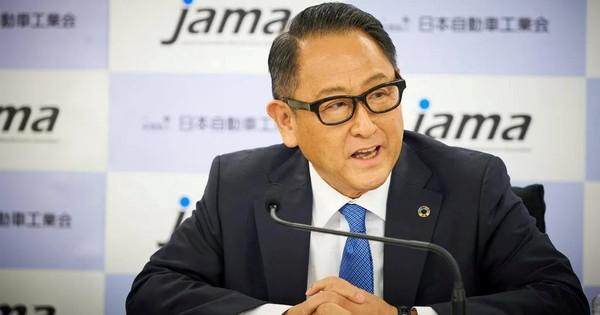 CEO Toyota lại phát ngôn gây bão, gọi ngành công nghiệp ô tô là ‘đám đông im lặng’ - nghi ngờ về tương lai xe điện nhưng không dám nói ra
