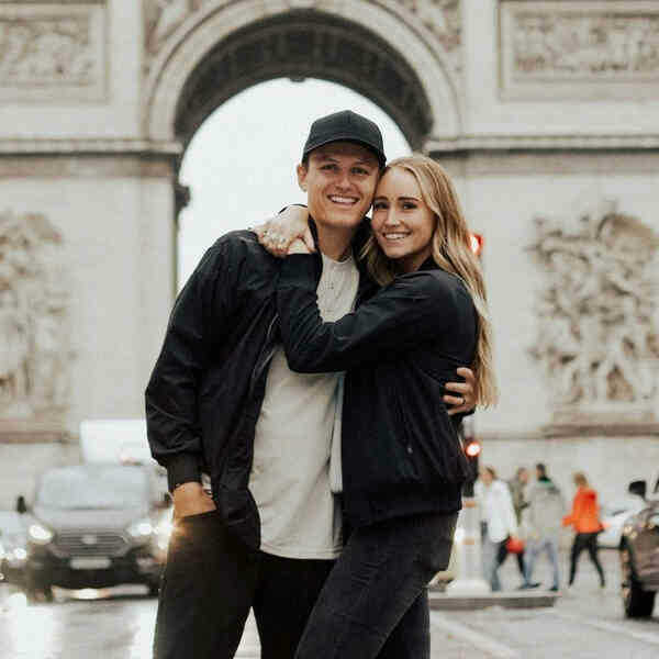 Bỏ việc ổn định, nhập hàng Trung Quốc rồi bán trên Amazon, anh chàng thành triệu phú năm 23 tuổi - Ảnh 2.