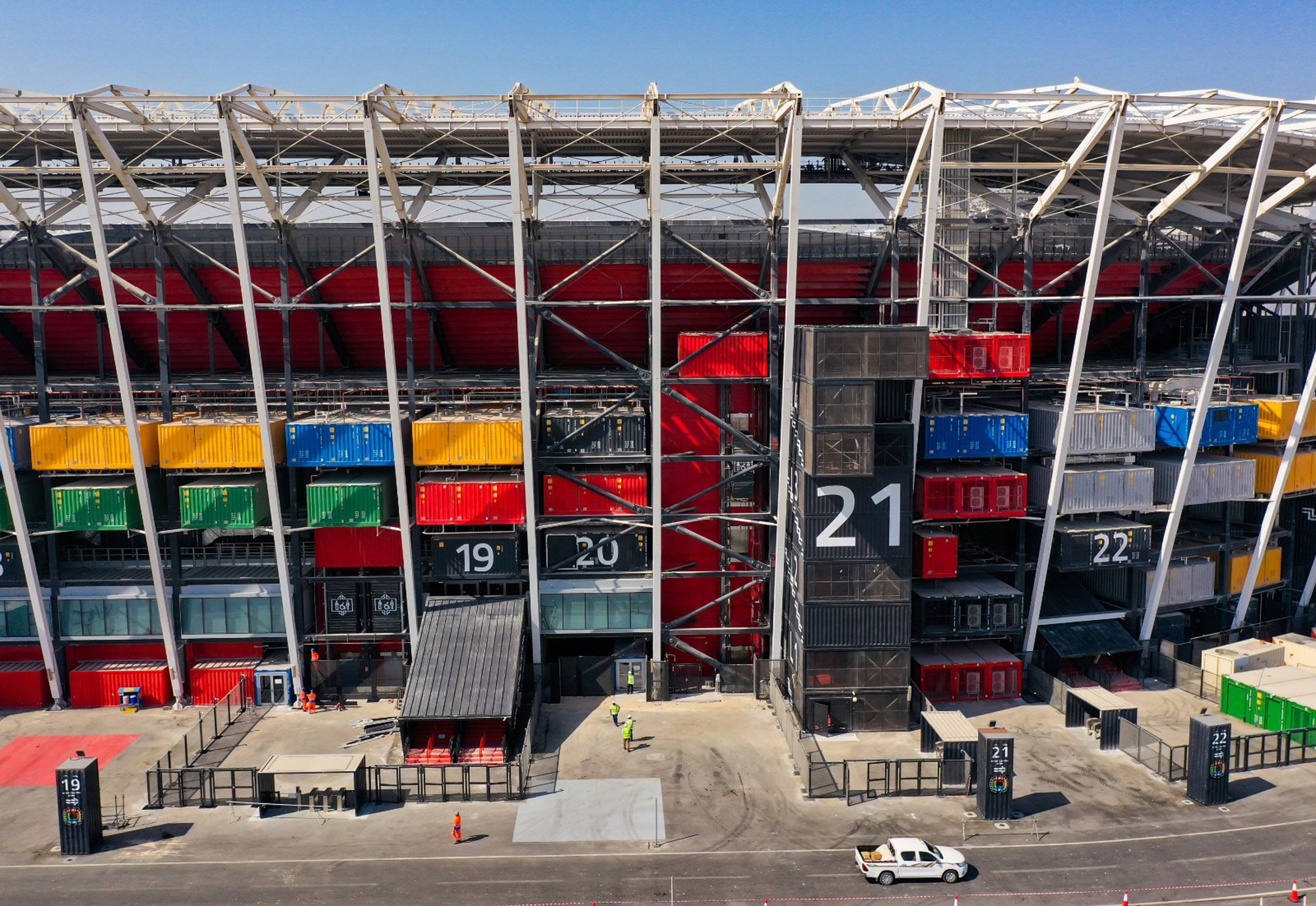 Được ghép từ 974 container, SVĐ 'lạ' nhất World Cup 2022 sắp bị tháo dỡ để mang sang nước khác