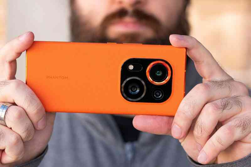 Tecno ra mắt điện thoại cao cấp có camera độc lạ - Ảnh 2. Tecno ra mắt điện thoại cao cấp có camera độc lạ - Ảnh 2.