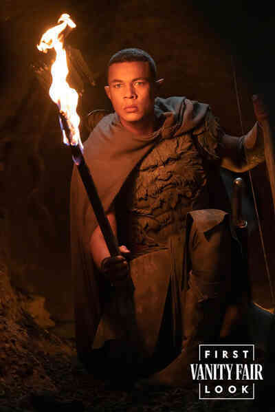 Ngỡ ngàng trước bộ poster siêu lung linh của series Lord of the Rings, hé lộ tạo hình của hàng loạt nhân vật mới - Ảnh 2.