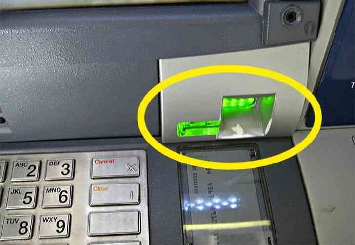 Muôn vàn cách hacker cướp tiền của bạn từ ATM và đây là cách nhận biết cây ATM có bị kẻ gian lợi dụng hay không? - Ảnh 7. Muôn vàn cách hacker cướp tiền của bạn từ ATM và đây là cách nhận biết cây ATM có bị kẻ gian lợi dụng hay không? - Ảnh 7.