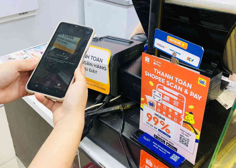“Ét o ét”: Học sinh, sinh viên chuyên chạy deadline ghé ngay Ministop để ăn thả ga và ngồi cả ngày - Ảnh 5. “Ét o ét”: Học sinh, sinh viên chuyên chạy deadline ghé ngay Ministop để ăn thả ga và ngồi cả ngày - Ảnh 5.