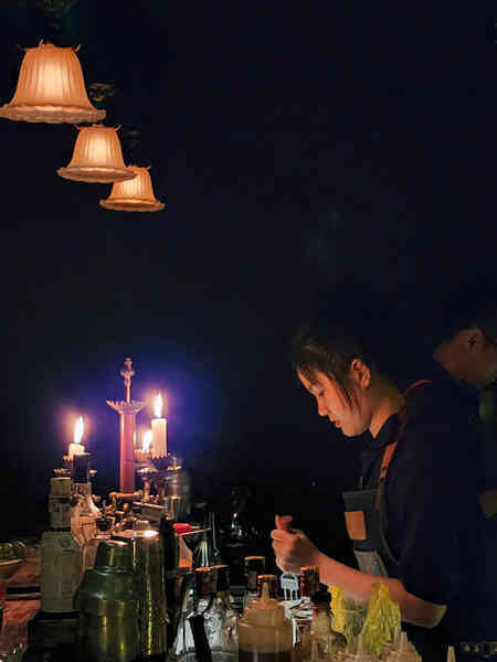 Bật mí ”trợ thủ đắc lực” giúp giới trẻ tạo nên những bức ảnh trong đêm “vạn người mê” - Ảnh 7. Bật mí ”trợ thủ đắc lực” giúp giới trẻ tạo nên những bức ảnh trong đêm “vạn người mê” - Ảnh 7.