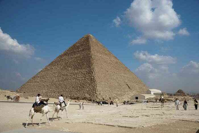 Tia vũ trụ tiết lộ bí ẩn về 2 căn phòng không có lối vào trên Kim tự tháp Giza