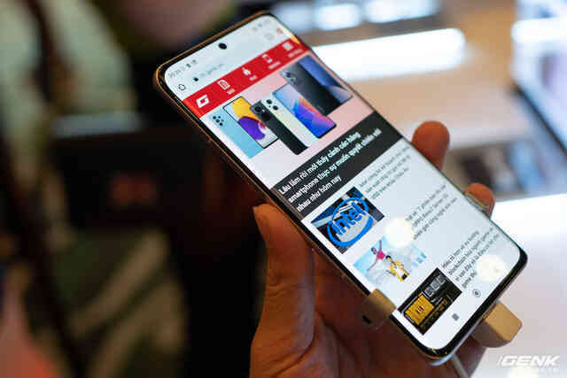 Trên tay nhanh Xiaomi 12 series: Bản tiêu chuẩn có màn hình nhỏ như iPhone 13, chip Snapdragon 8 Gen 1, sạc siêu nhanh 120W, giá từ 19.9 triệu đồng - Ảnh 6. Trên tay nhanh Xiaomi 12 series: Bản tiêu chuẩn có màn hình nhỏ như iPhone 13, chip Snapdragon 8 Gen 1, sạc siêu nhanh 120W, giá từ 19.9 triệu đồng - Ảnh 6.