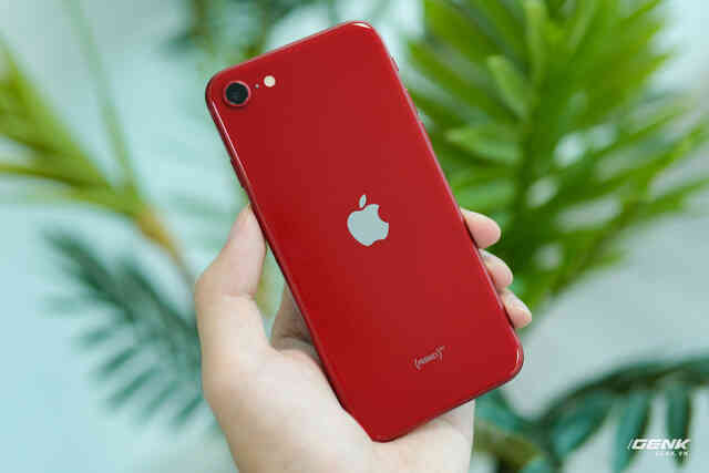 Chi tiết iPhone SE 2022: Chiếc iPhone nhàm chán nhất của Apple - Ảnh 12. Chi tiết iPhone SE 2022: Chiếc iPhone nhàm chán nhất của Apple - Ảnh 12.