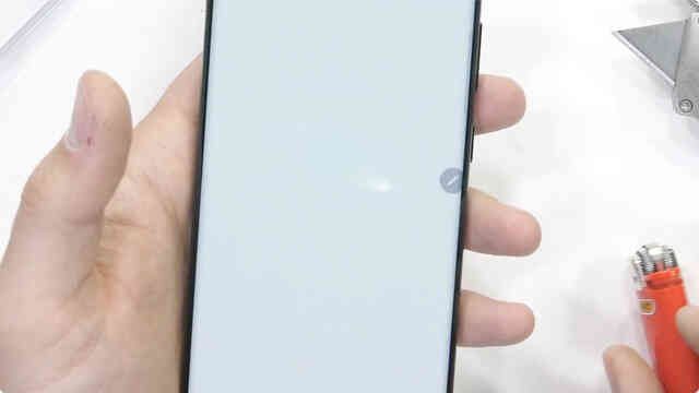 Kiểm chứng độ bền Galaxy S22 Ultra: Đây mới xứng đáng flagship của năm! - Ảnh 4. Kiểm chứng độ bền Galaxy S22 Ultra: Đây mới xứng đáng flagship của năm! - Ảnh 4.