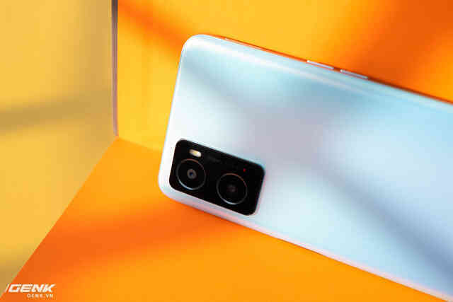 Trên tay OPPO A76: Thiết kế thời trang, pin khủng, có sạc nhanh nhất phân khúc, giá dưới 6 triệu đồng - Ảnh 6. Trên tay OPPO A76: Thiết kế thời trang, pin khủng, có sạc nhanh nhất phân khúc, giá dưới 6 triệu đồng - Ảnh 6.