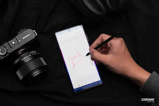 Samsung: Galaxy S22 series là dòng S bền nhất, camera tốt nhất - Ảnh 6. Samsung: Galaxy S22 series là dòng S bền nhất, camera tốt nhất - Ảnh 6.