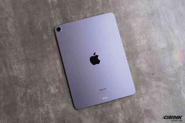 Trên tay iPad Air 5 mới về VN: "Bình cũ rượu mới", chip M1 liệu có đáng mua hơn iPad Pro? - Ảnh 4. Trên tay iPad Air 5 mới về VN: "Bình cũ rượu mới", chip M1 liệu có đáng mua hơn iPad Pro? - Ảnh 4.